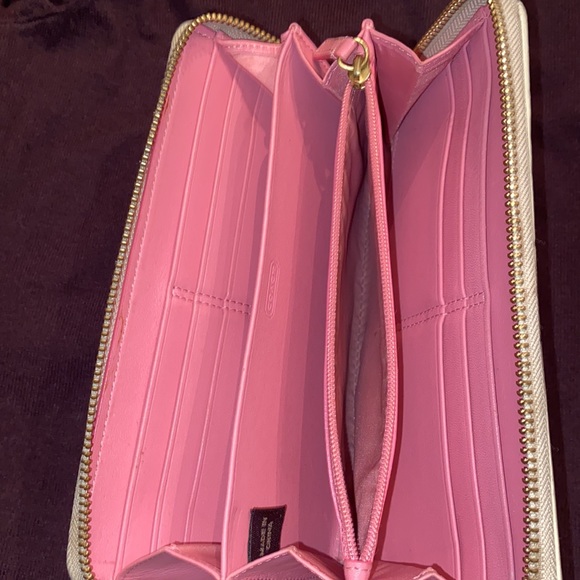 Coach Heritage Signature Wallet Pink Khaki Stripe Zip Wallet 8”x4” - Picture 4 of 15